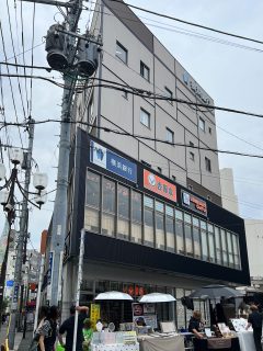 横浜銀行下北沢店　約110m